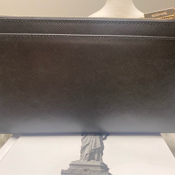 wristlet wallet - Picture 2 of 4